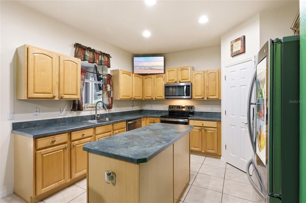 En Venta: $475,000 (3 camas, 2 baños, 2175 Pies cuadrados)