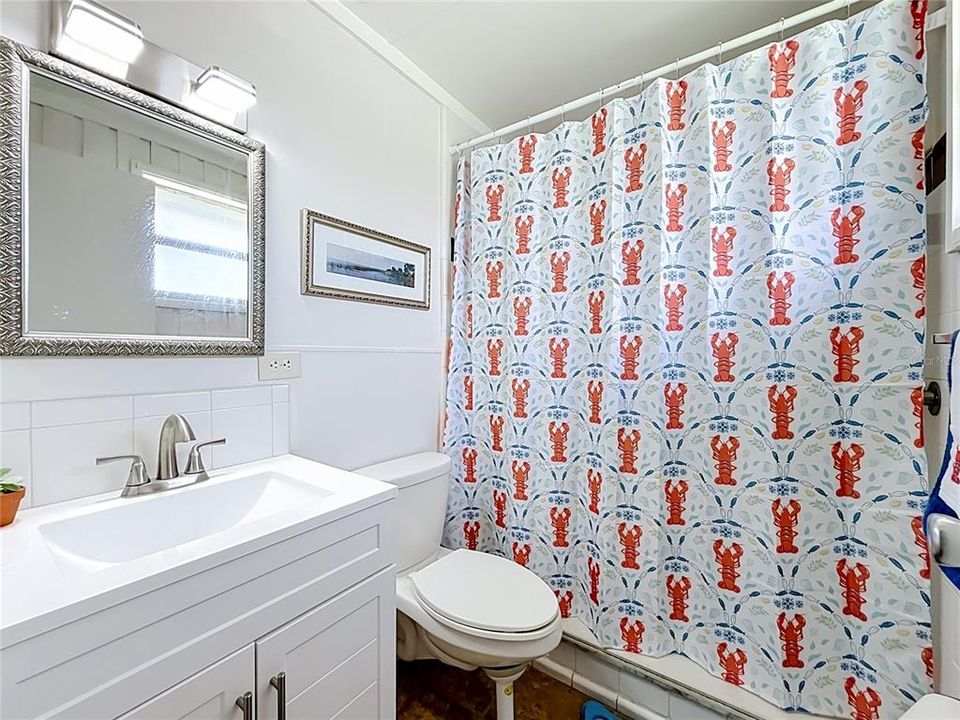 For Sale: $160,000 (2 beds, 1 baths, 680 Square Feet)