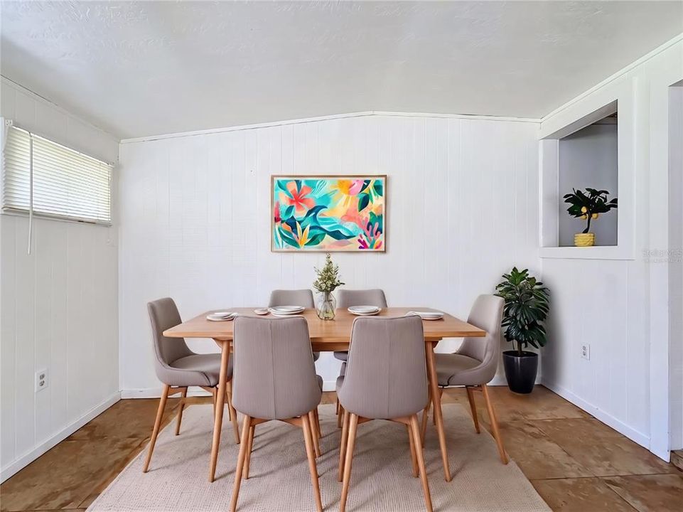For Sale: $160,000 (2 beds, 1 baths, 680 Square Feet)