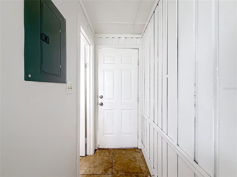 For Sale: $160,000 (2 beds, 1 baths, 680 Square Feet)