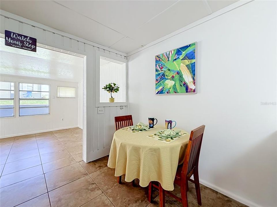 For Sale: $160,000 (2 beds, 1 baths, 680 Square Feet)