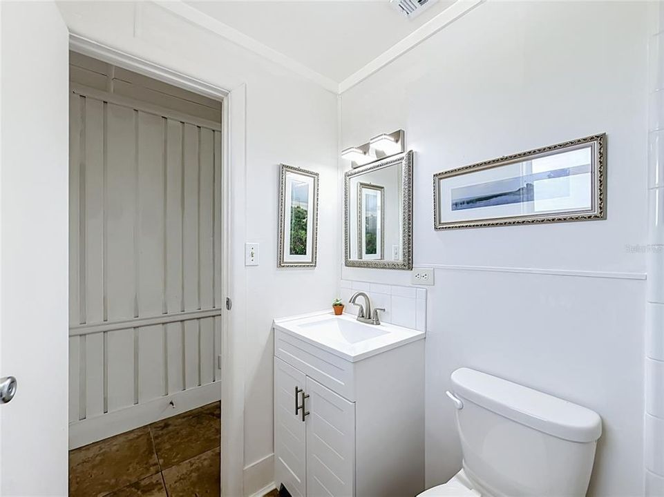 For Sale: $160,000 (2 beds, 1 baths, 680 Square Feet)