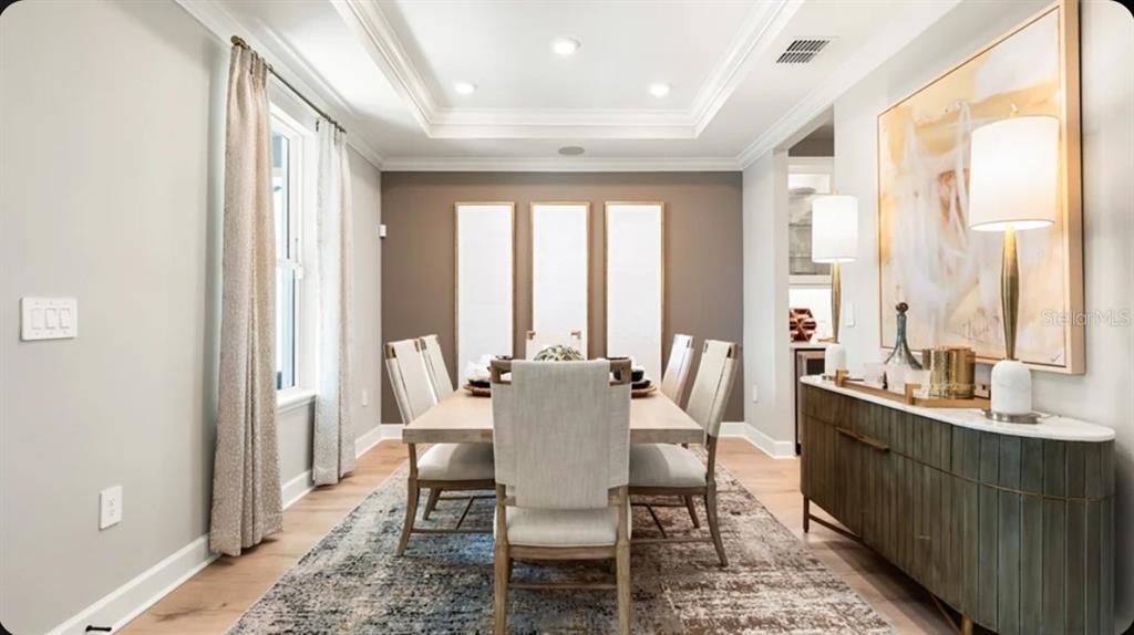 En Venta: $749,324 (5 camas, 4 baños, 3835 Pies cuadrados)