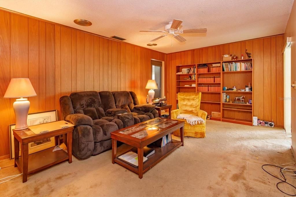 На продажу: $435,000 (4 спален, 2 ванн, 1720 Квадратных фут)