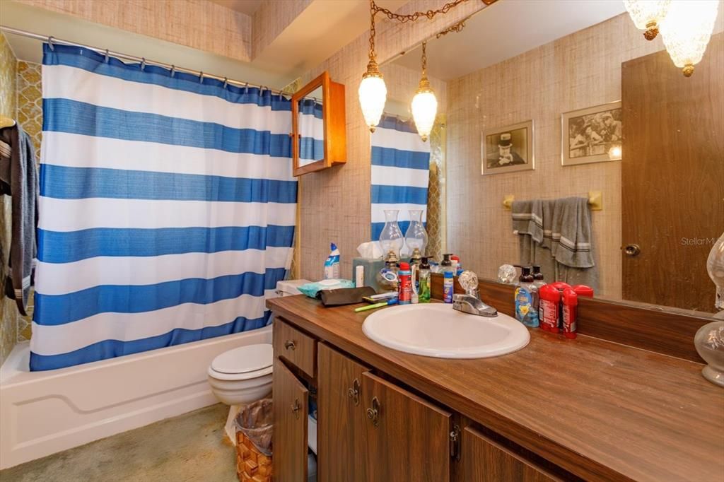 На продажу: $435,000 (4 спален, 2 ванн, 1720 Квадратных фут)