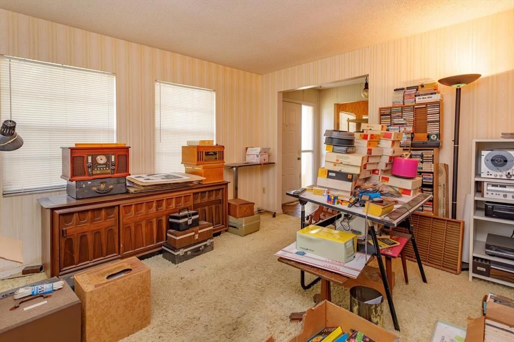 На продажу: $435,000 (4 спален, 2 ванн, 1720 Квадратных фут)