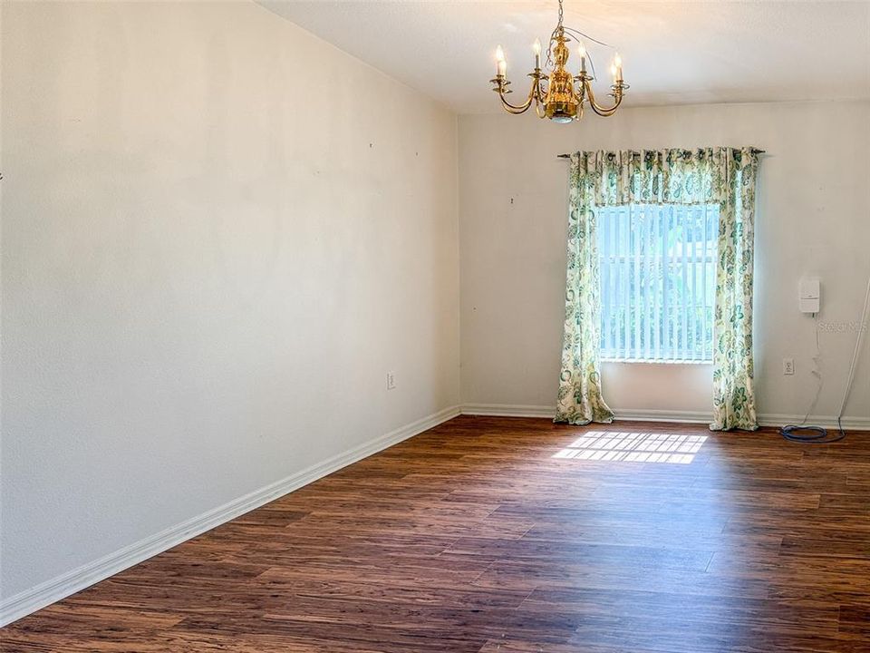 На продажу: $374,900 (3 спален, 2 ванн, 1814 Квадратных фут)