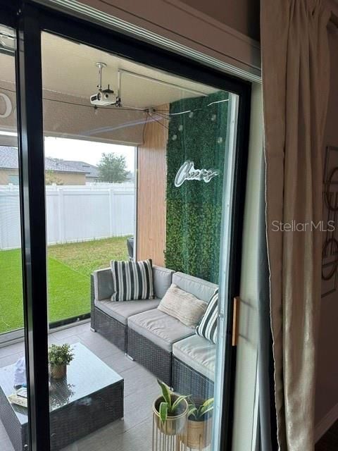 На продажу: $279,900 (4 спален, 2 ванн, 1851 Квадратных фут)