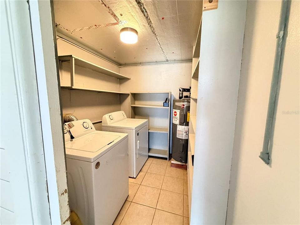 На продажу: $345,000 (4 спален, 1 ванн, 1104 Квадратных фут)