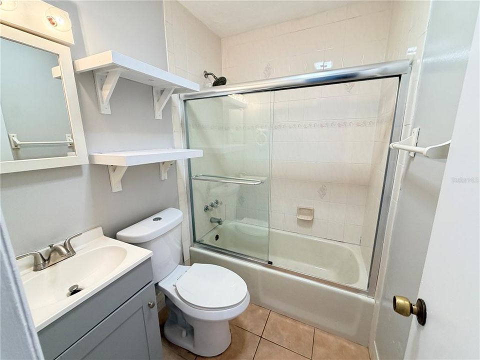 На продажу: $345,000 (4 спален, 1 ванн, 1104 Квадратных фут)