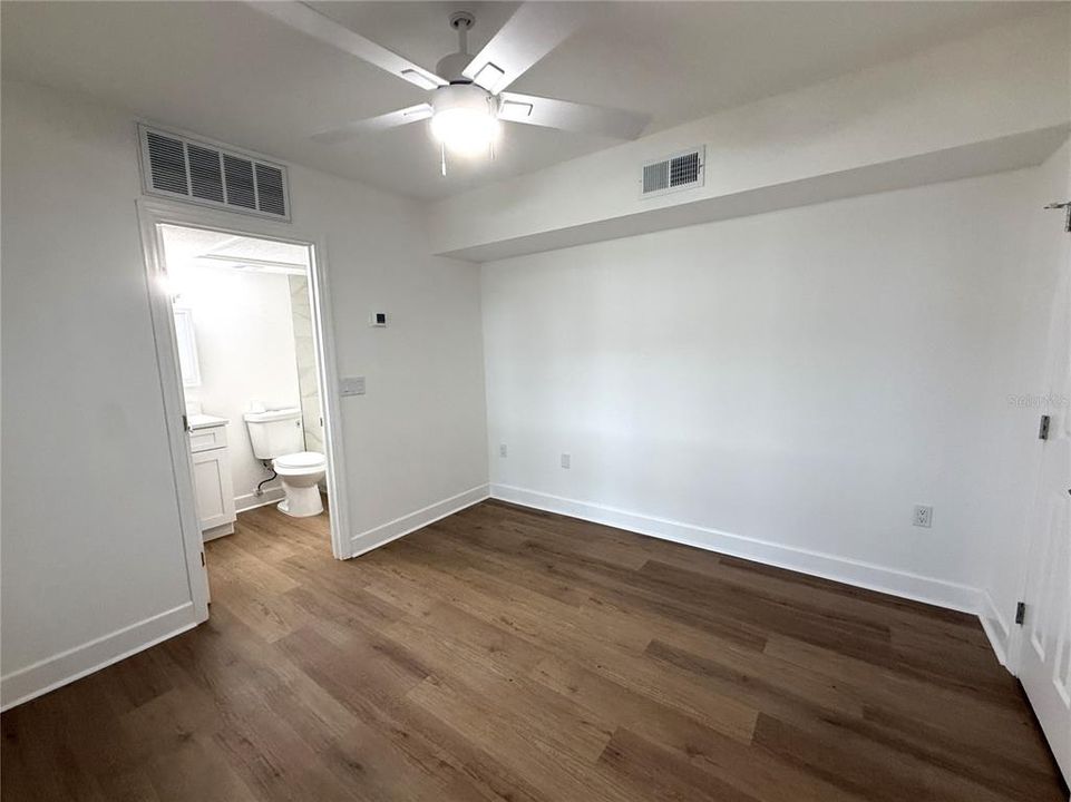 В аренду: $1,600 (1 спален, 1 ванн, 430 Квадратных фут)