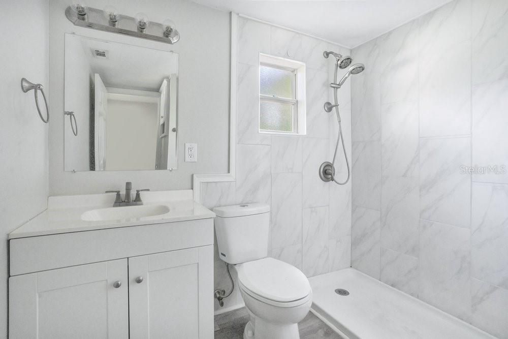 En Venta: $300,000 (3 camas, 1 baños, 1000 Pies cuadrados)