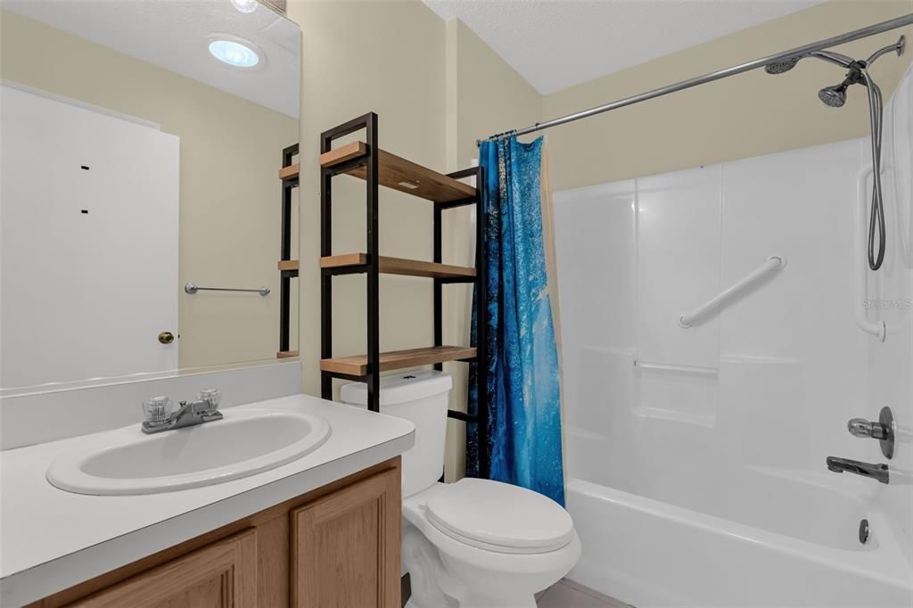 For Sale: $299,900 (3 beds, 2 baths, 1392 Square Feet)