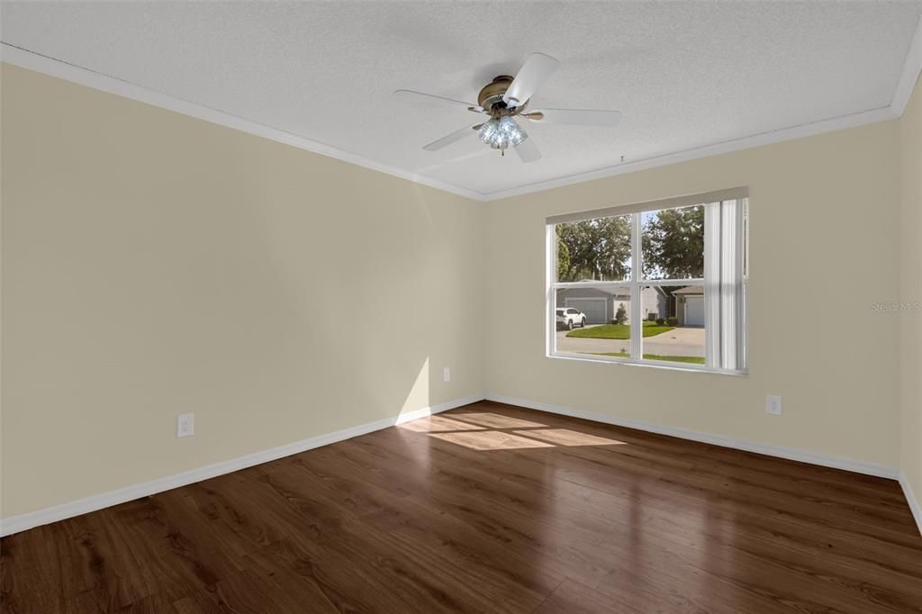 For Sale: $299,900 (3 beds, 2 baths, 1392 Square Feet)