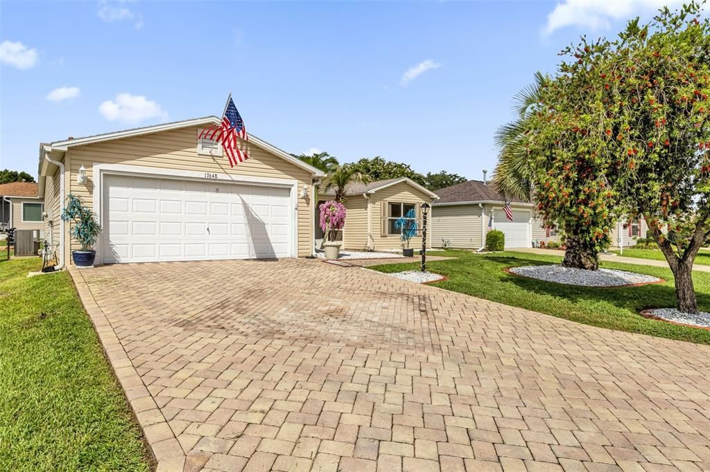 For Sale: $299,900 (3 beds, 2 baths, 1392 Square Feet)
