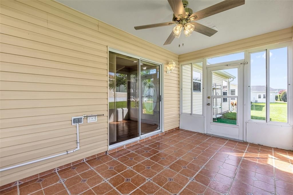 For Sale: $299,900 (3 beds, 2 baths, 1392 Square Feet)