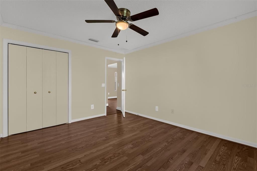For Sale: $299,900 (3 beds, 2 baths, 1392 Square Feet)
