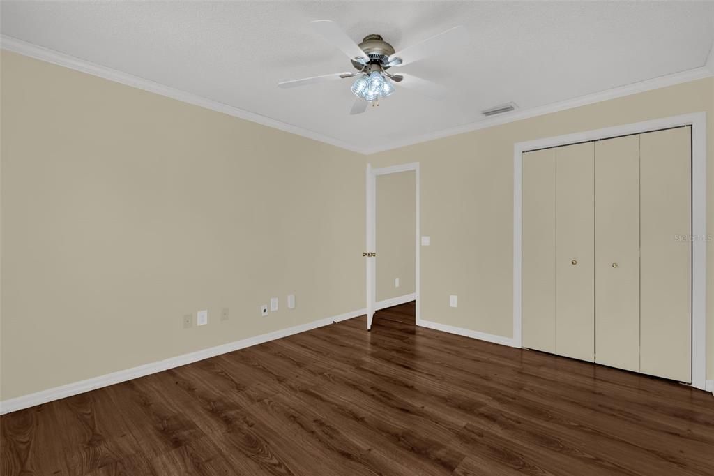 For Sale: $299,900 (3 beds, 2 baths, 1392 Square Feet)