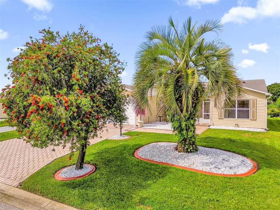 For Sale: $299,900 (3 beds, 2 baths, 1392 Square Feet)