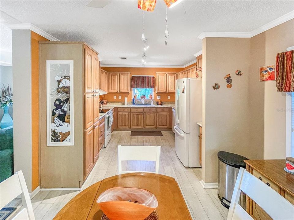 На продажу: $162,500 (2 спален, 2 ванн, 1104 Квадратных фут)