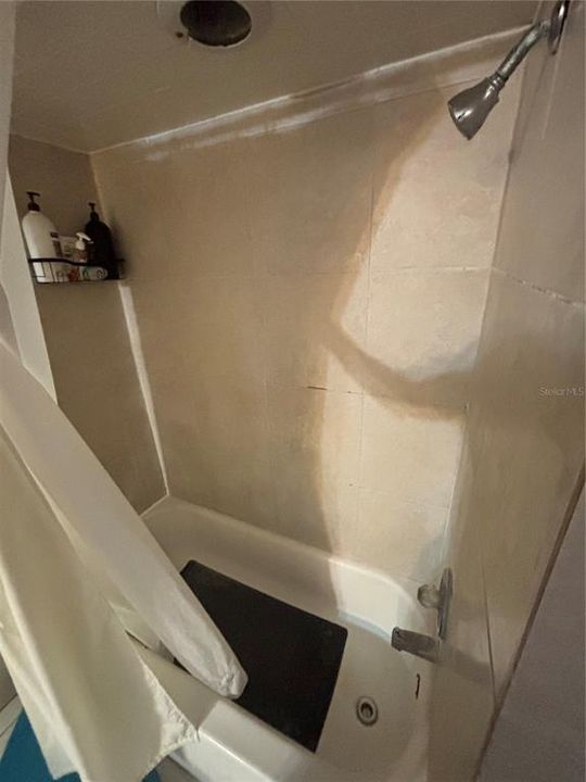 На продажу: $174,900 (3 спален, 1 ванн, 1705 Квадратных фут)
