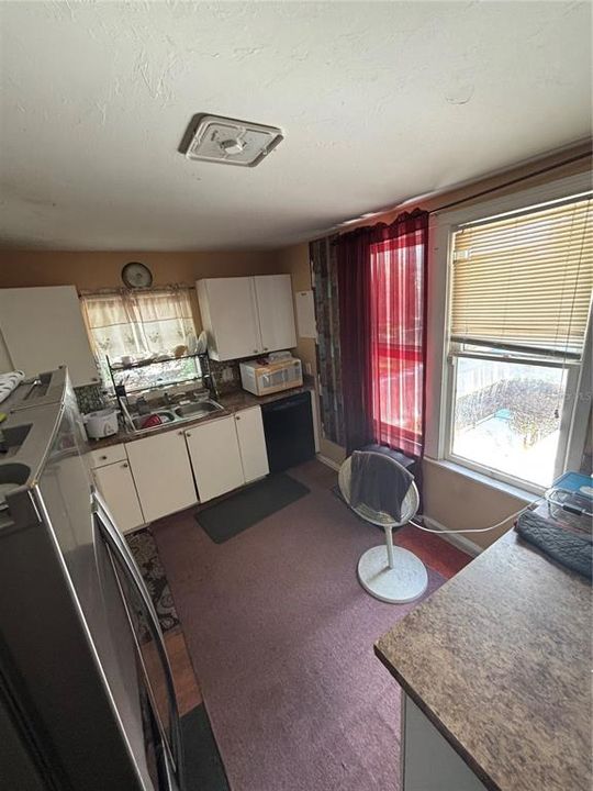 На продажу: $174,900 (3 спален, 1 ванн, 1705 Квадратных фут)