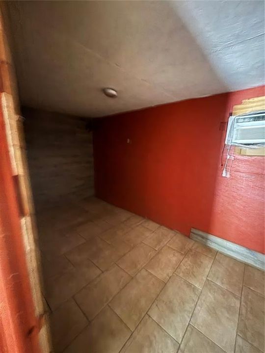 На продажу: $174,900 (3 спален, 1 ванн, 1705 Квадратных фут)