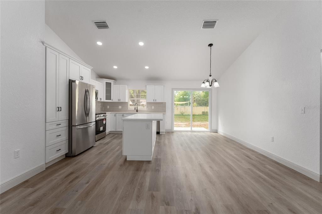 For Sale: $274,900 (3 beds, 2 baths, 1727 Square Feet)