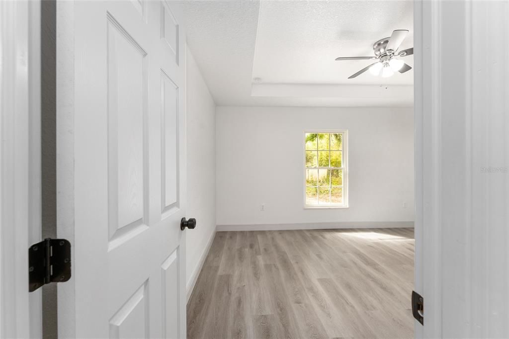 For Sale: $274,900 (3 beds, 2 baths, 1727 Square Feet)