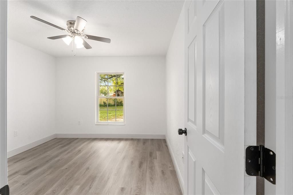 For Sale: $274,900 (3 beds, 2 baths, 1727 Square Feet)