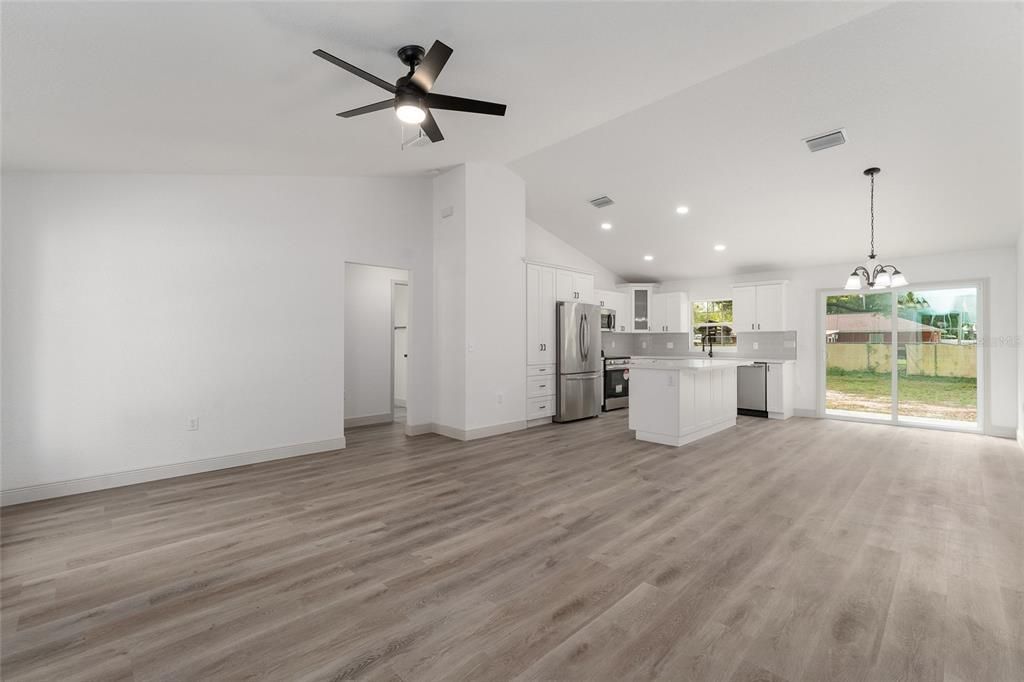 For Sale: $274,900 (3 beds, 2 baths, 1727 Square Feet)