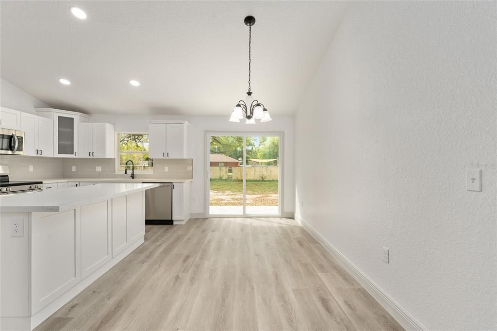 For Sale: $274,900 (3 beds, 2 baths, 1727 Square Feet)