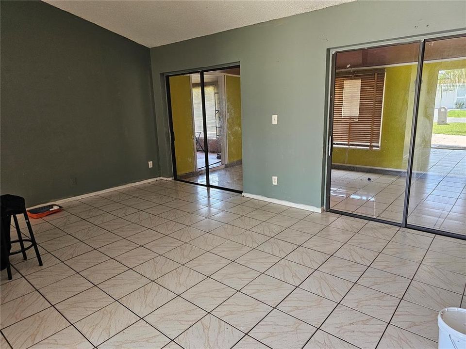 For Rent: $1,625 (3 beds, 2 baths, 1053 Square Feet)
