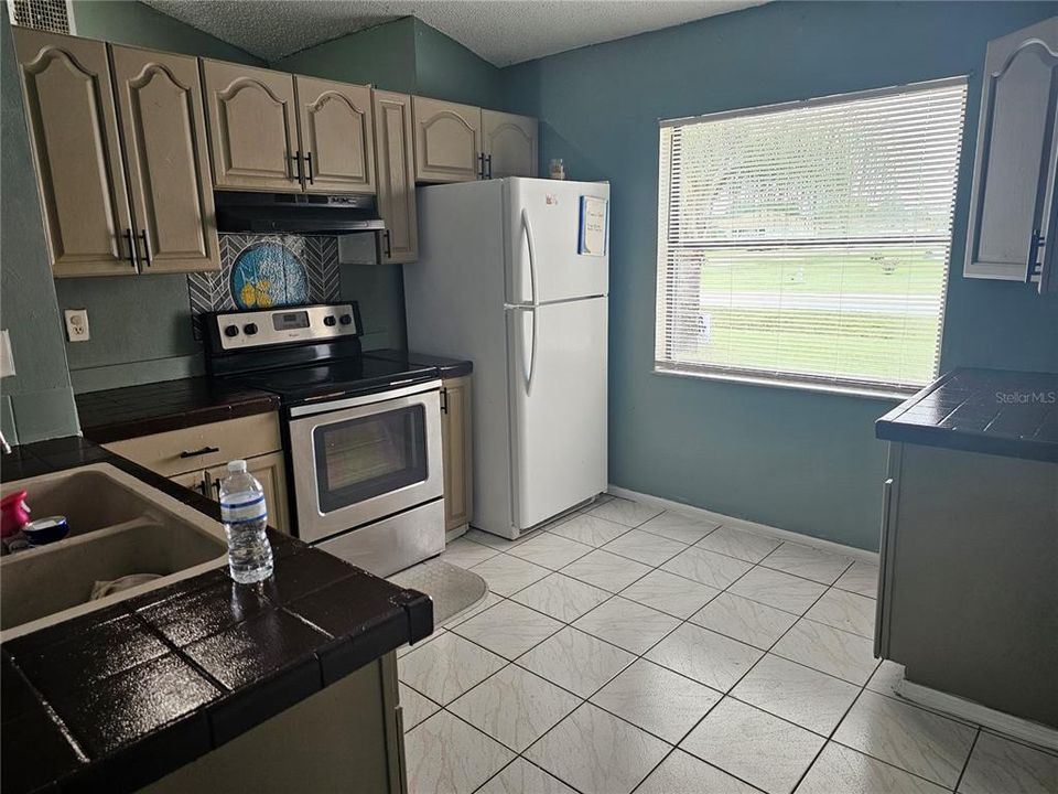 For Rent: $1,625 (3 beds, 2 baths, 1053 Square Feet)