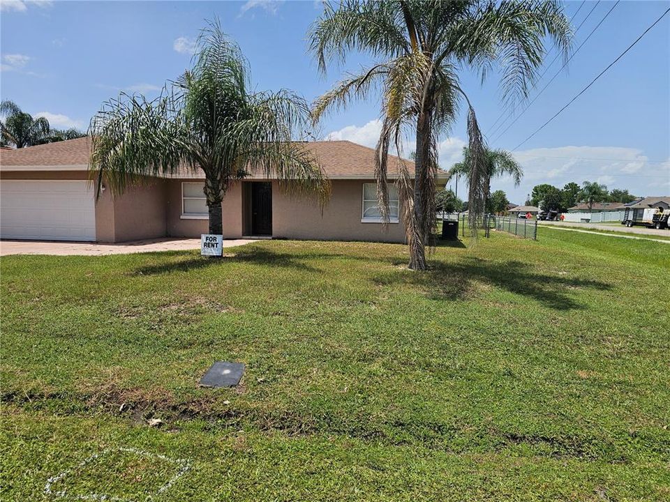 For Rent: $1,625 (3 beds, 2 baths, 1053 Square Feet)