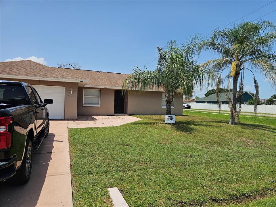 For Rent: $1,625 (3 beds, 2 baths, 1053 Square Feet)