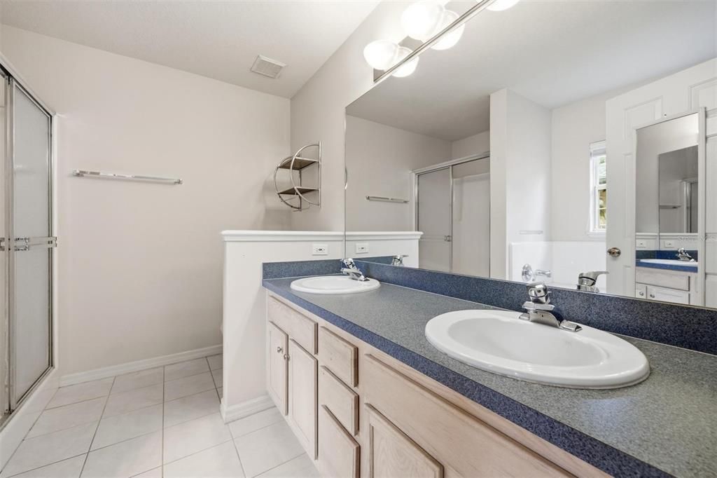 For Sale: $349,900 (3 beds, 2 baths, 1545 Square Feet)