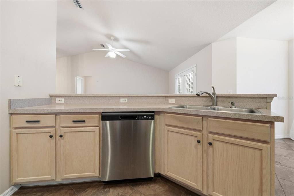For Sale: $349,900 (3 beds, 2 baths, 1545 Square Feet)