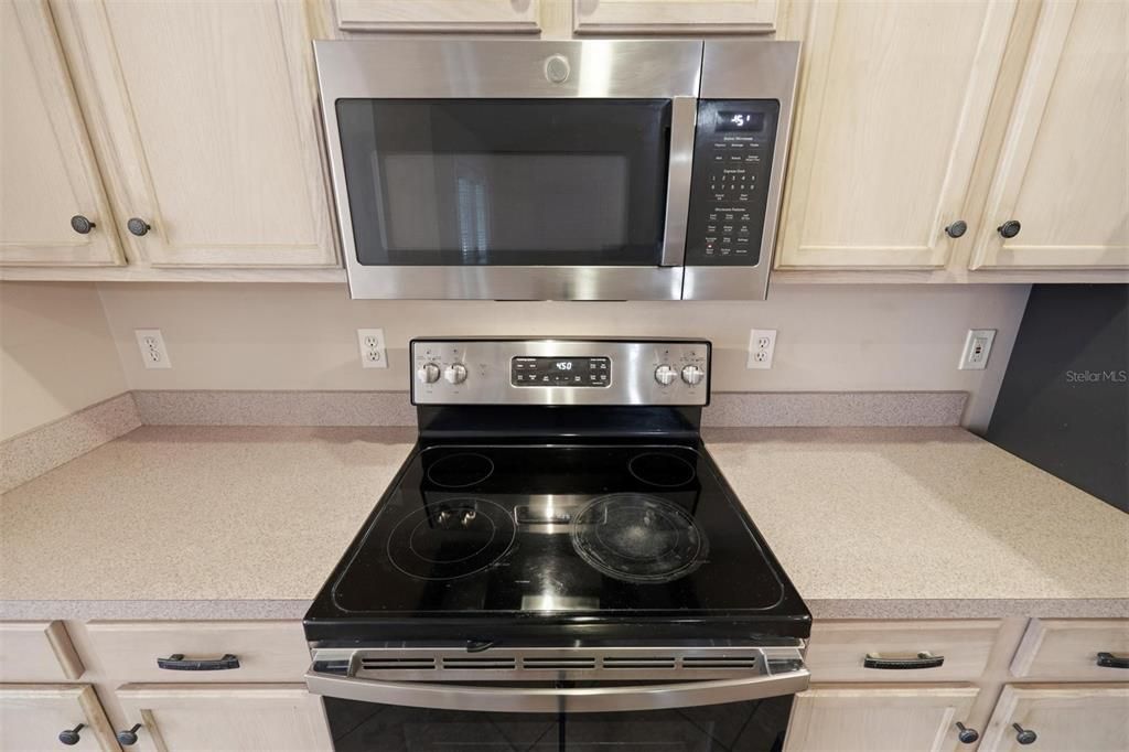 For Sale: $349,900 (3 beds, 2 baths, 1545 Square Feet)