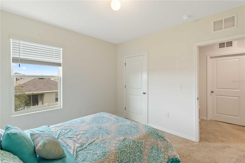 For Sale: $525,000 (5 beds, 3 baths, 2475 Square Feet)