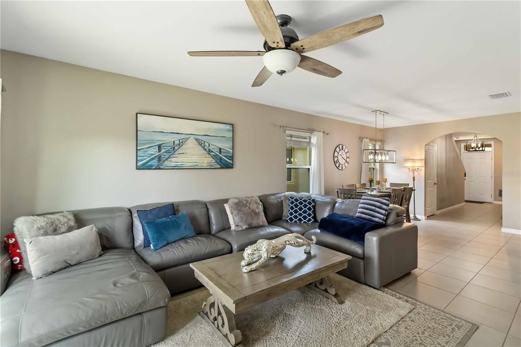 For Sale: $525,000 (5 beds, 3 baths, 2475 Square Feet)