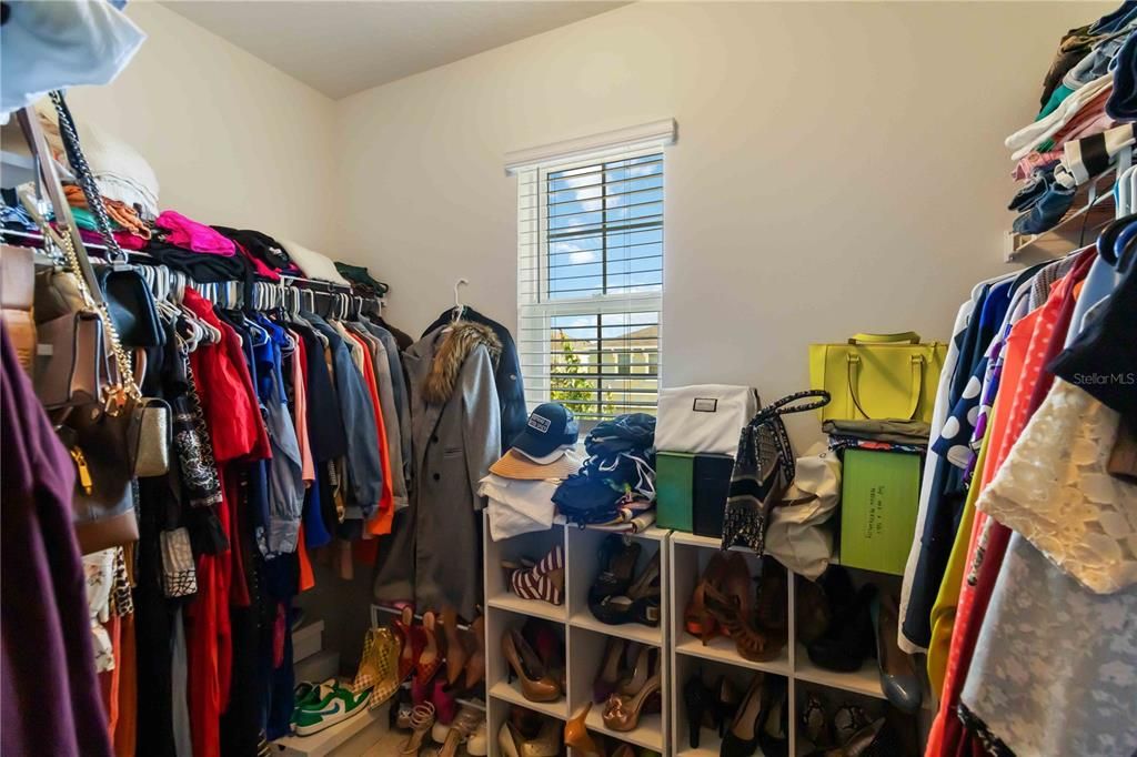 For Sale: $525,000 (5 beds, 3 baths, 2475 Square Feet)