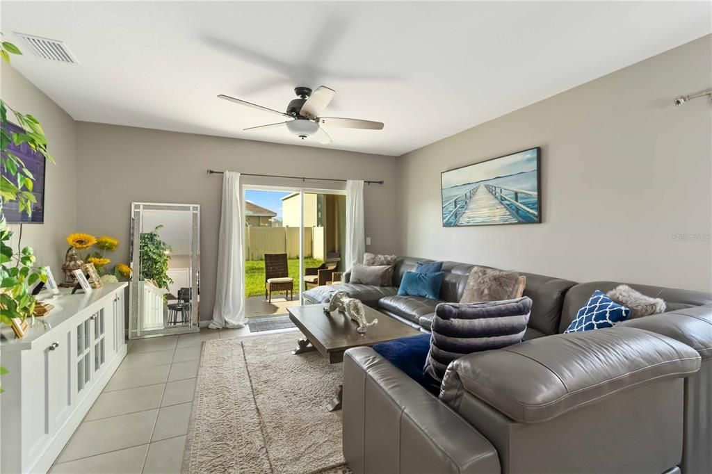 For Sale: $525,000 (5 beds, 3 baths, 2475 Square Feet)