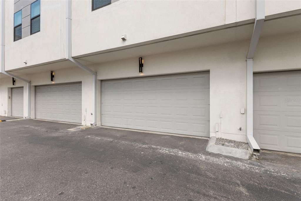 В аренду: $4,800 (3 спален, 3 ванн, 2097 Квадратных фут)