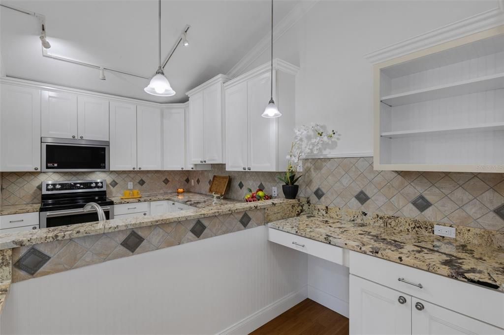 На продажу: $349,900 (3 спален, 2 ванн, 1482 Квадратных фут)