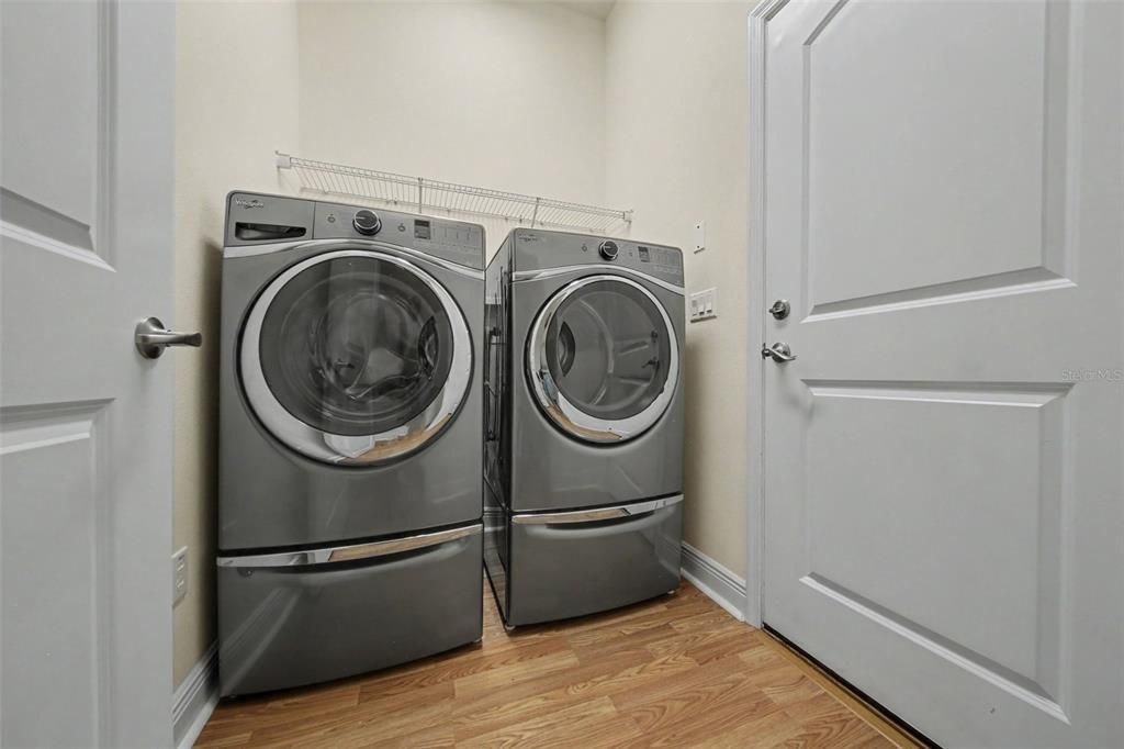 Activo con contrato: $404,000 (3 camas, 2 baños, 1950 Pies cuadrados)