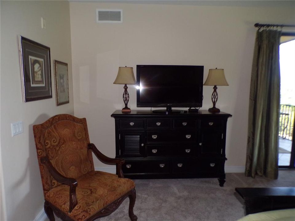 For Rent: $2,900 (3 beds, 3 baths, 2338 Square Feet)