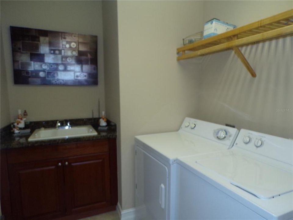 For Rent: $2,900 (3 beds, 3 baths, 2338 Square Feet)
