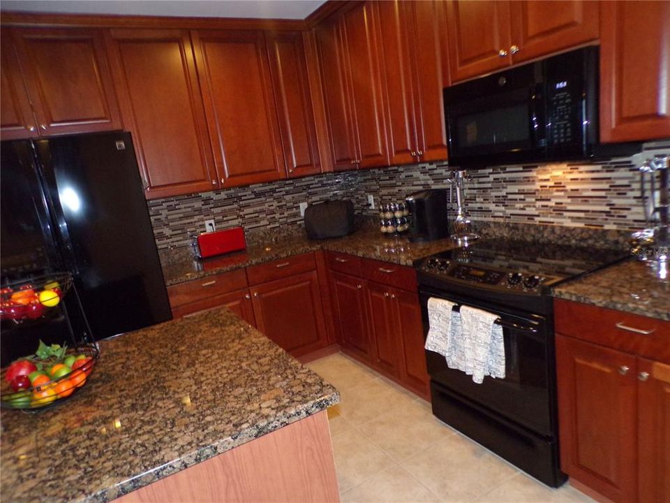 For Rent: $2,900 (3 beds, 3 baths, 2338 Square Feet)