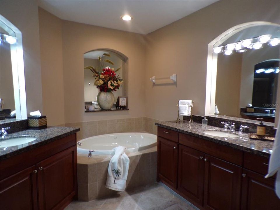 For Rent: $2,900 (3 beds, 3 baths, 2338 Square Feet)